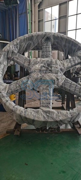 Crusher spare parts inventory ready for inspection and shipment.